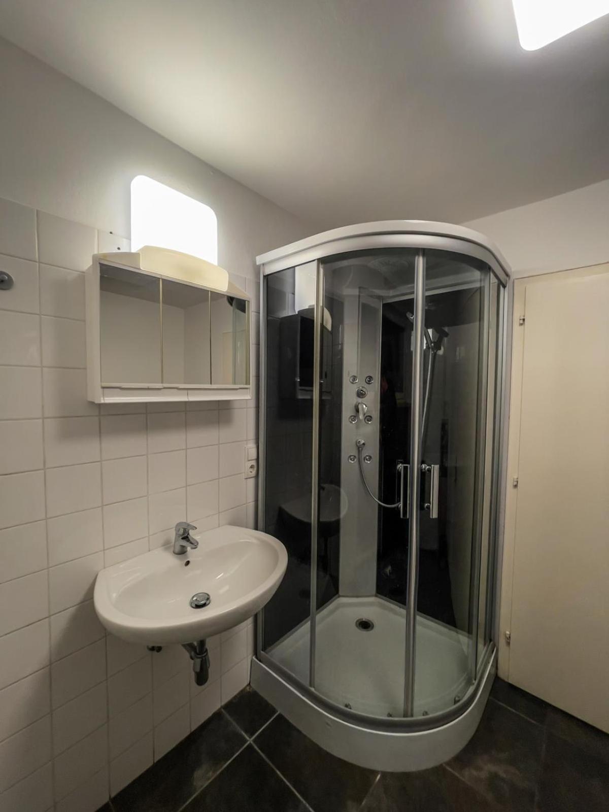 Budget Studio - 2 Einzelbetten - Parkplatz Dornbirn Esterno foto